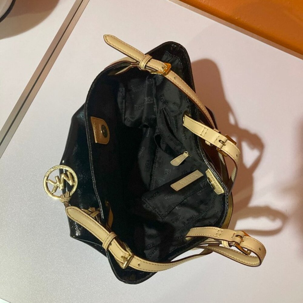 MICHAEL KORS Shiny Black Leather TOTE BAG PURSE - Picture 3 of 5